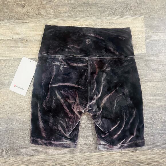 Lululemon Athletica Wunder Lounge 8" Velour Athletic Short Size 8 NWT - Picture 2 of 3
